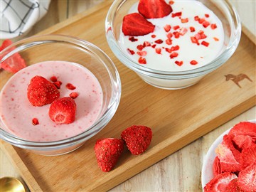 Freeze Dried Strawberries in Cake Mix